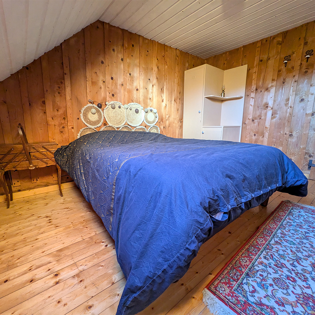 la-batie-dessous-gite-location-mouthe-doubs-jura-ferme-alpage-chambre1-1