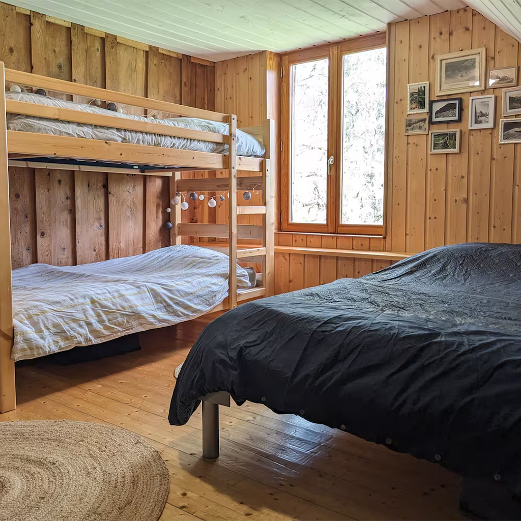 la-batie-dessous-gite-location-mouthe-doubs-jura-ferme-alpage-chambre2-2