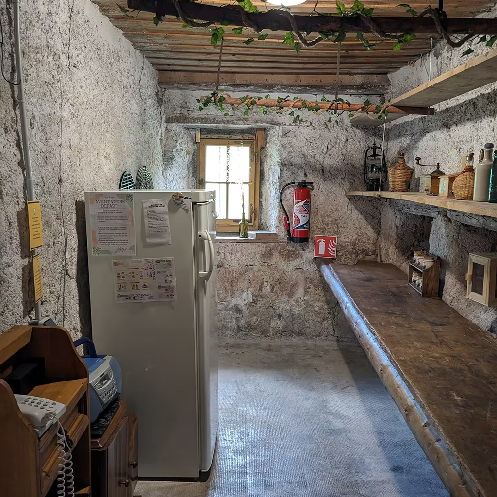 la-batie-dessous-gite-location-mouthe-doubs-jura-ferme-alpage-cuisine-3