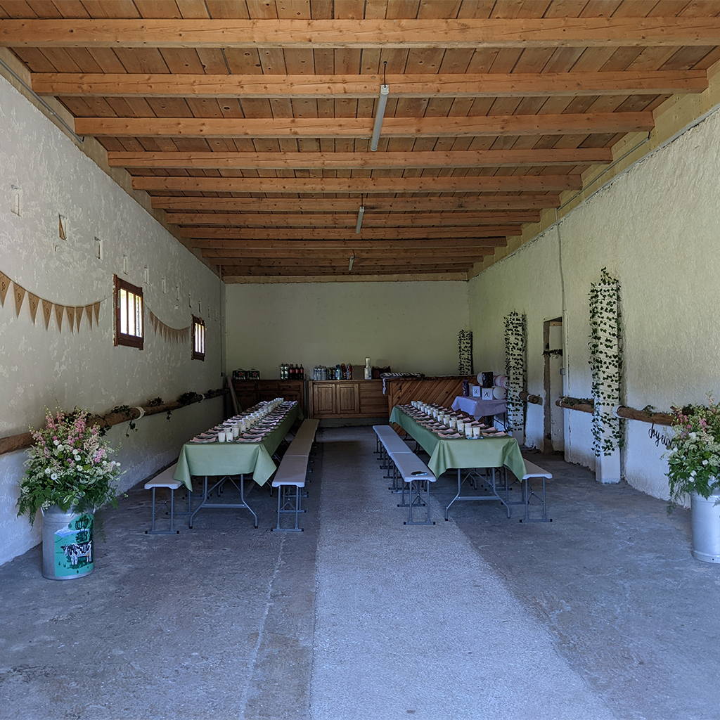 la-batie-dessous-gite-location-salle-reception-mouthe-doubs-jura-ferme-alpage-salle-4